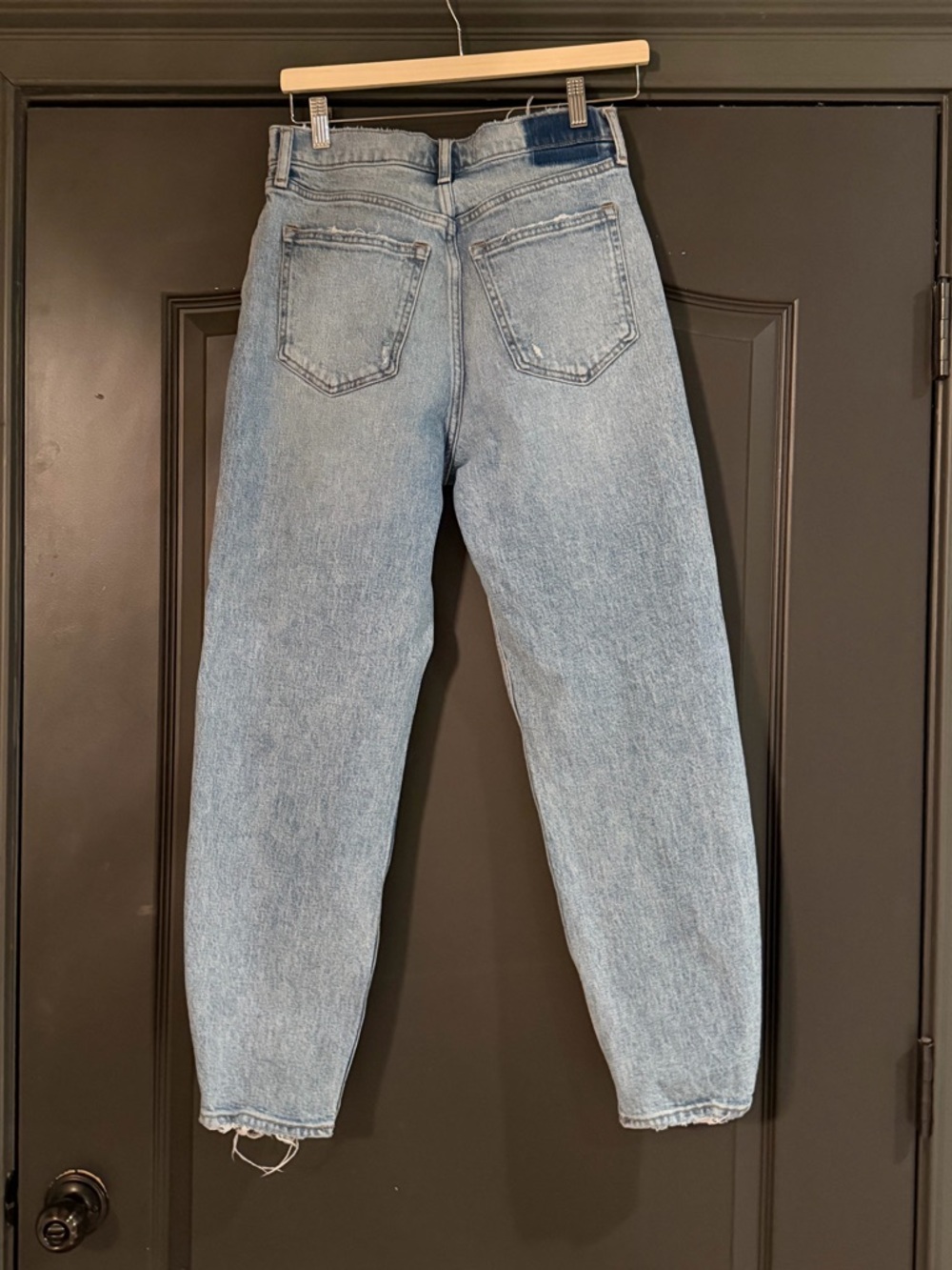 Abercrombie and Fitch the 80’s mom high rise jeans - Picture 2 of 3